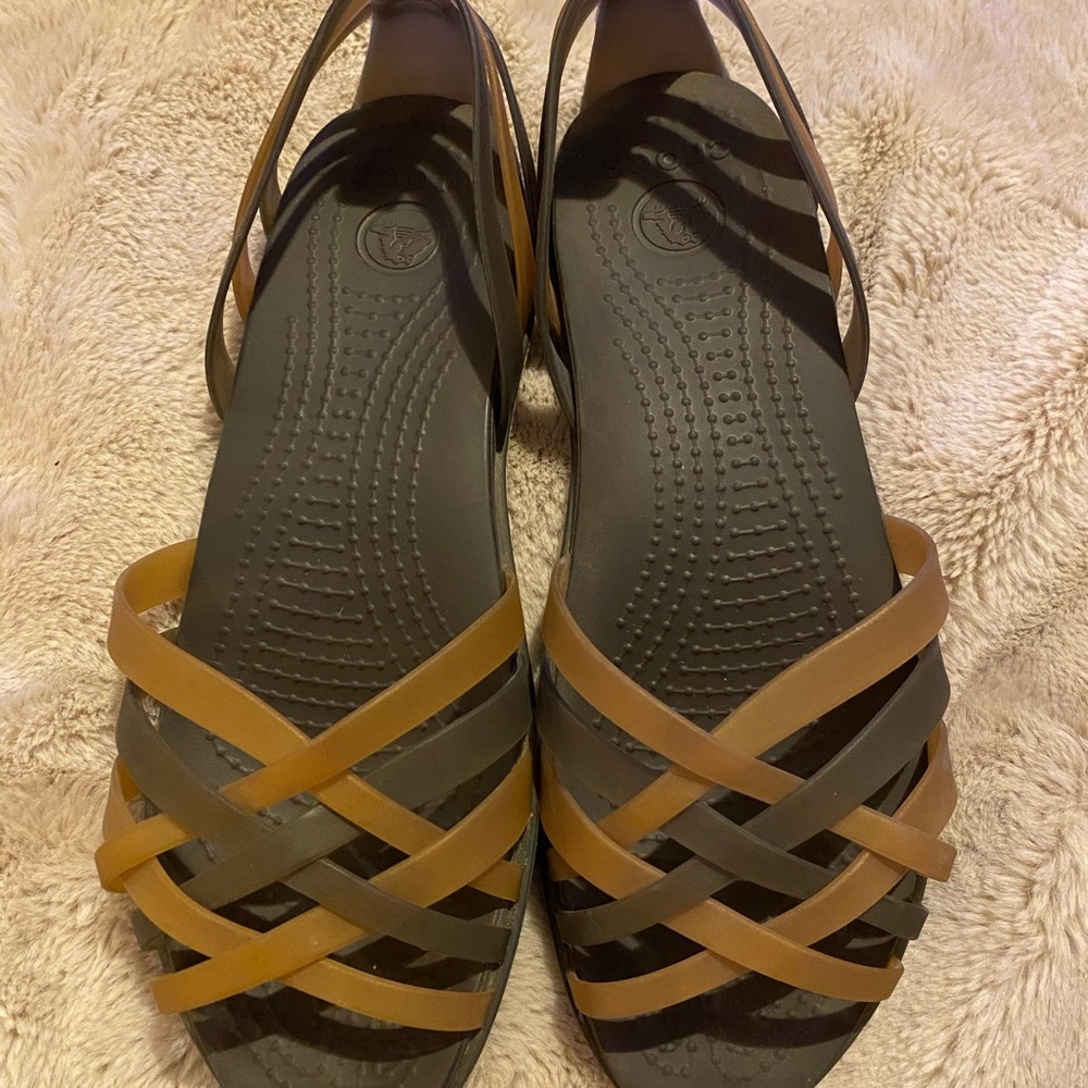 Crocs cris cross